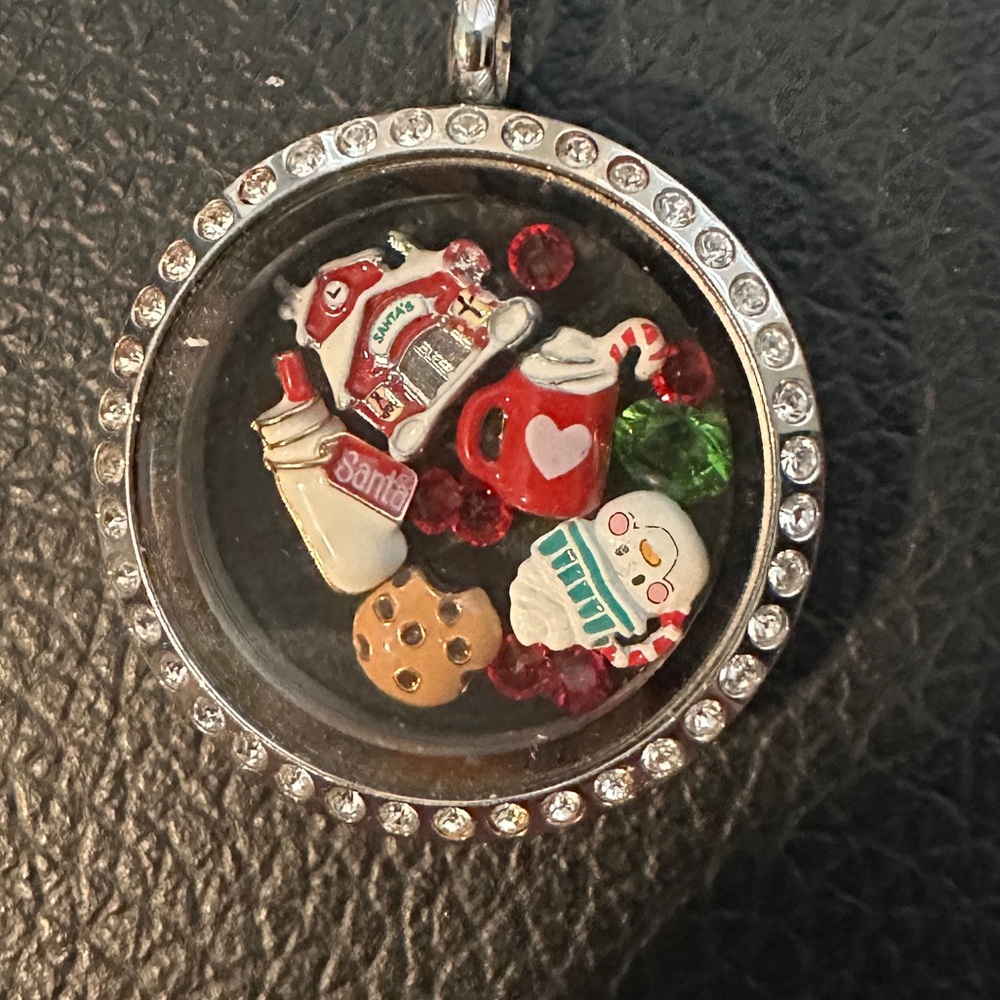 Origami owl living locket